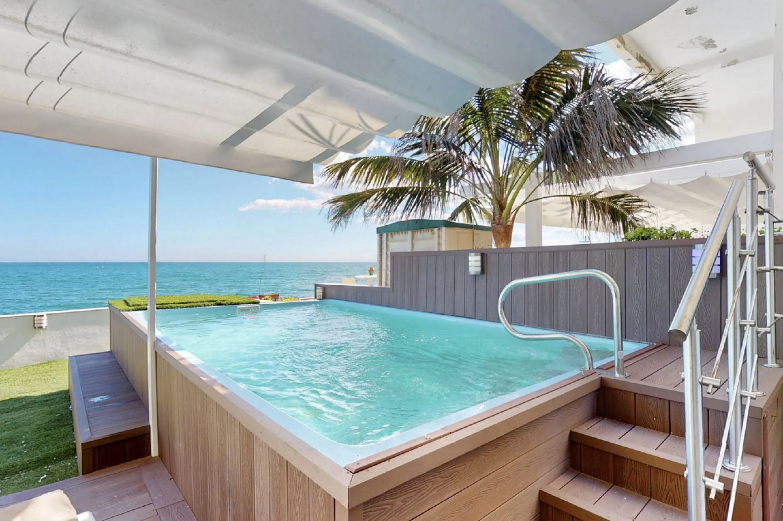 This is a truly amazing home  just a few meters from the sea. It is a one-of-a-kind property that was fully renovated in March 2025, so everything is brand new and ready for you to move in.