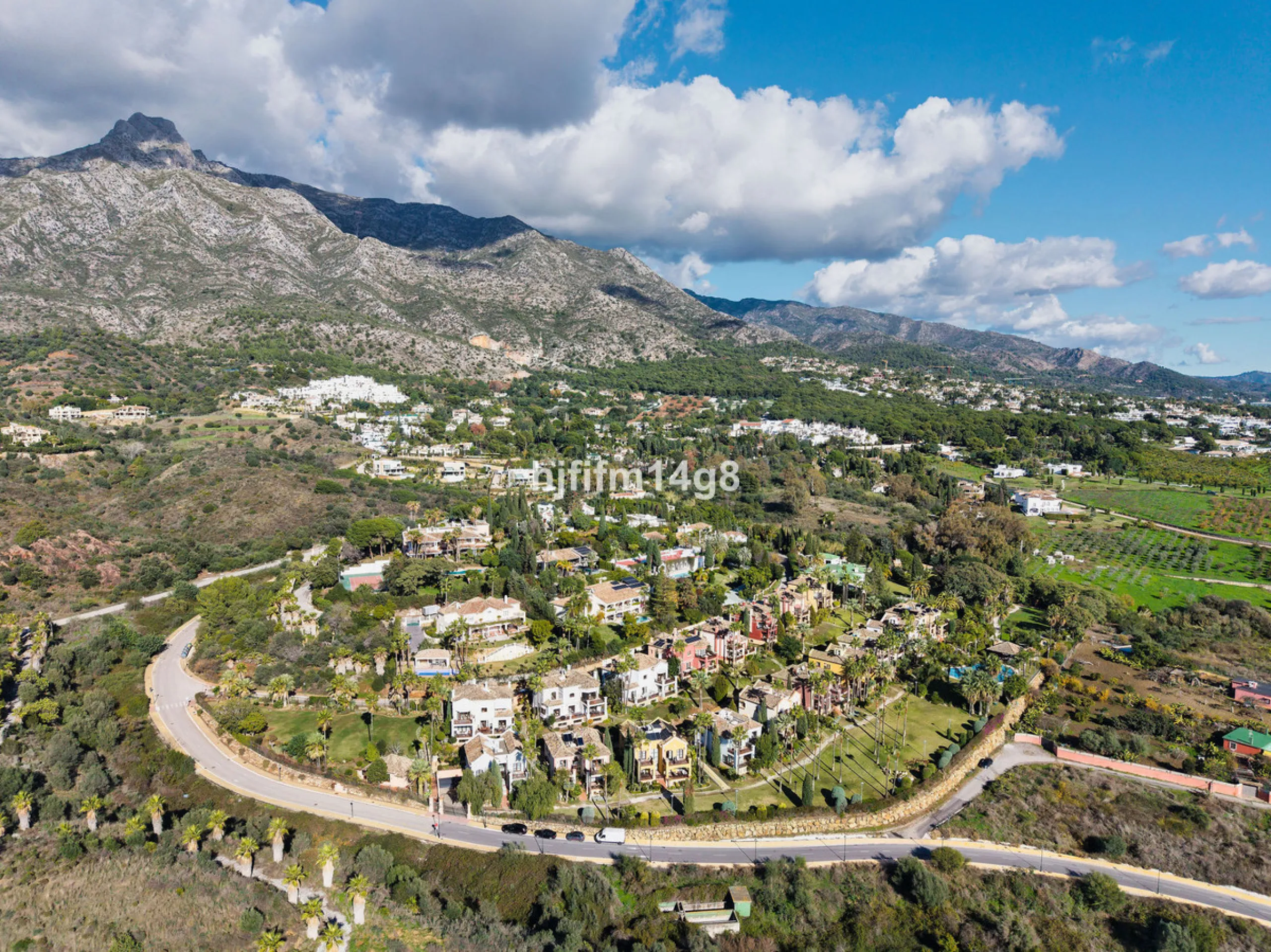 Discover unparalleled luxury in the prestigious La Capellania community with exotic gardens, , nestled within the Marbella Golden Mile. This stunning villa, boasting 686m² of interior space and an additional 77m² of terrace, offers the ultimate blend of e