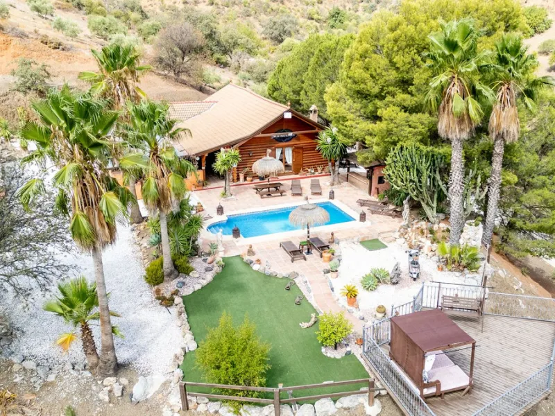 House - Finca - Cortijo в продаже в Alhaurín el Grande, Málaga. В доме 6 спален и 5 ванных комнат. Площадь дома 450 м². Площадь участка 5523 м²