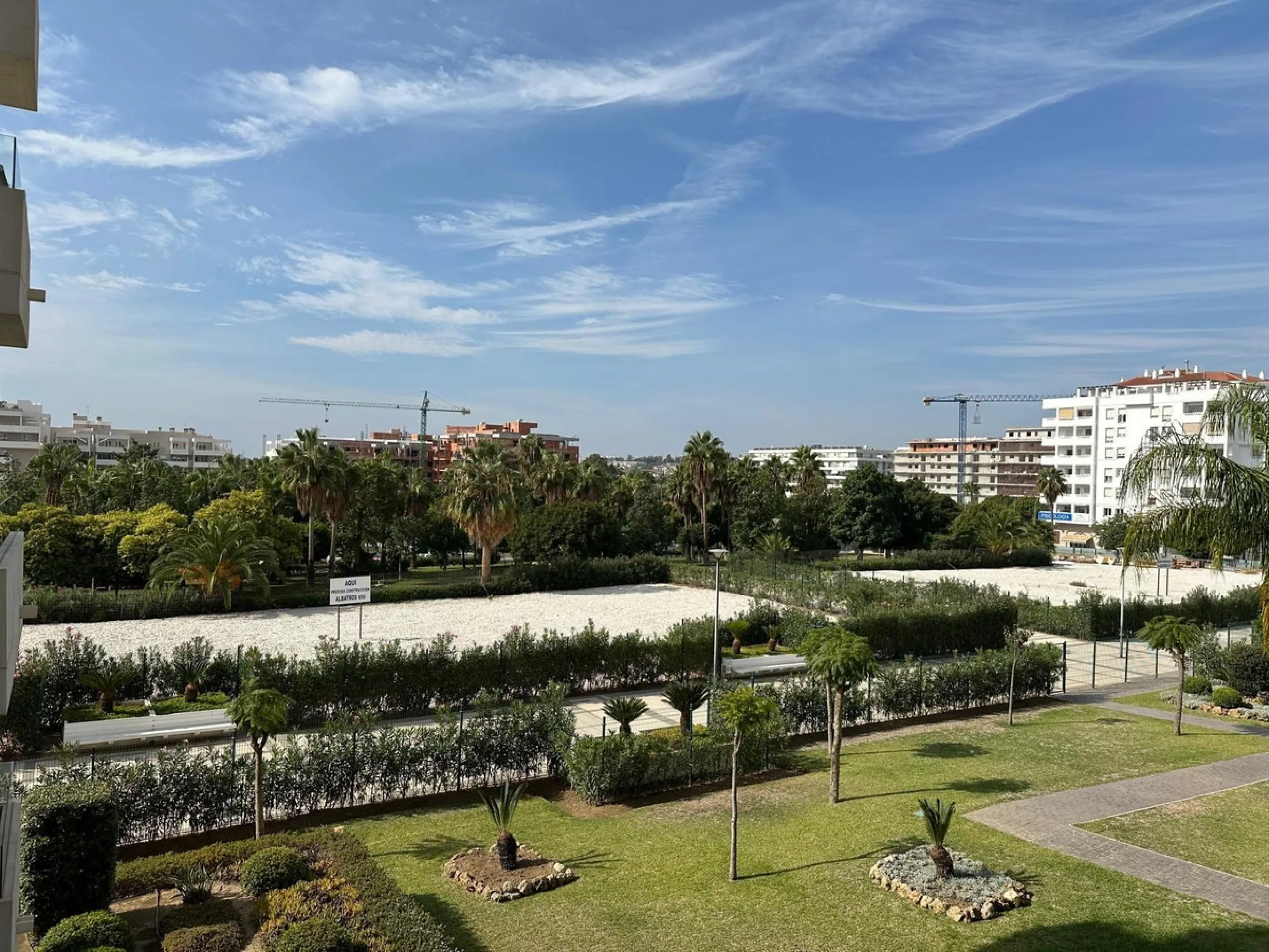 Apartment - Middle Floor Apartment в продаже в Marbella, Málaga. В доме 3 спален и 2 ванных комнат. Площадь дома 112 м²