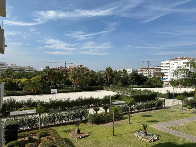 Apartment - Middle Floor Apartment в продаже в Marbella, Málaga. В доме 3 спален и 2 ванных комнат. Площадь дома 112 м²