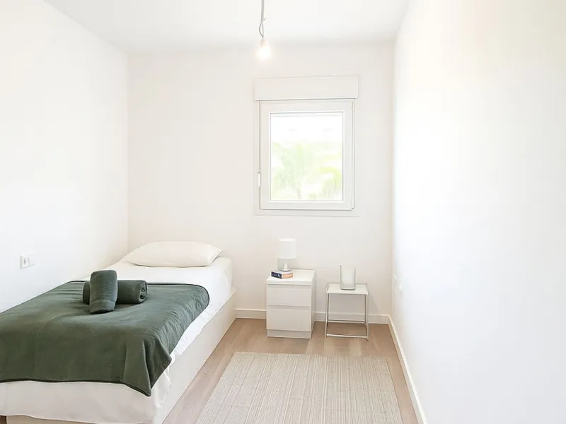 Apartment - Middle Floor Apartment в продаже в Marbella, Málaga. В доме 3 спален и 2 ванных комнат. Площадь дома 112 м²