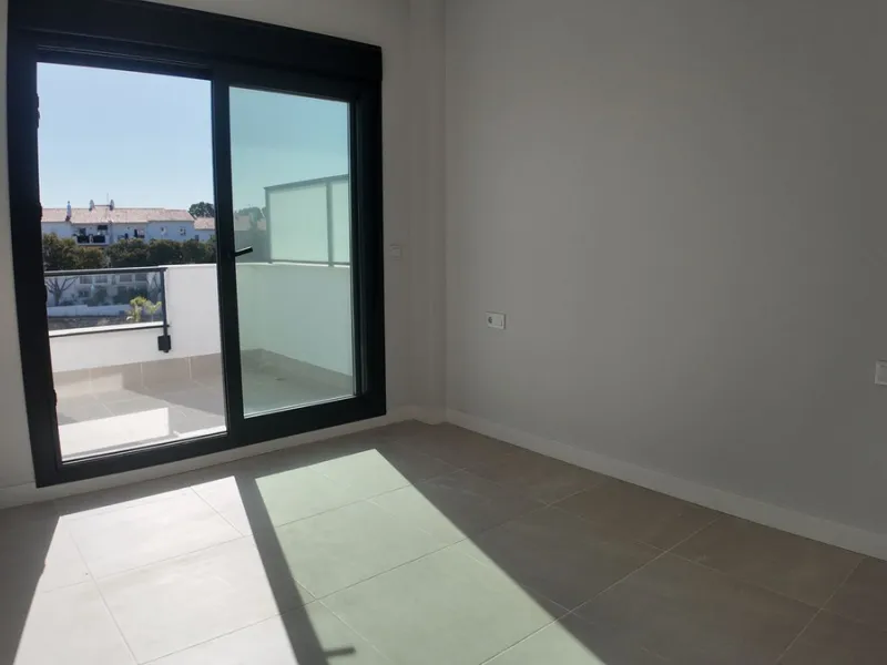 Move-in Ready Penthouse in Aranya, Estepona