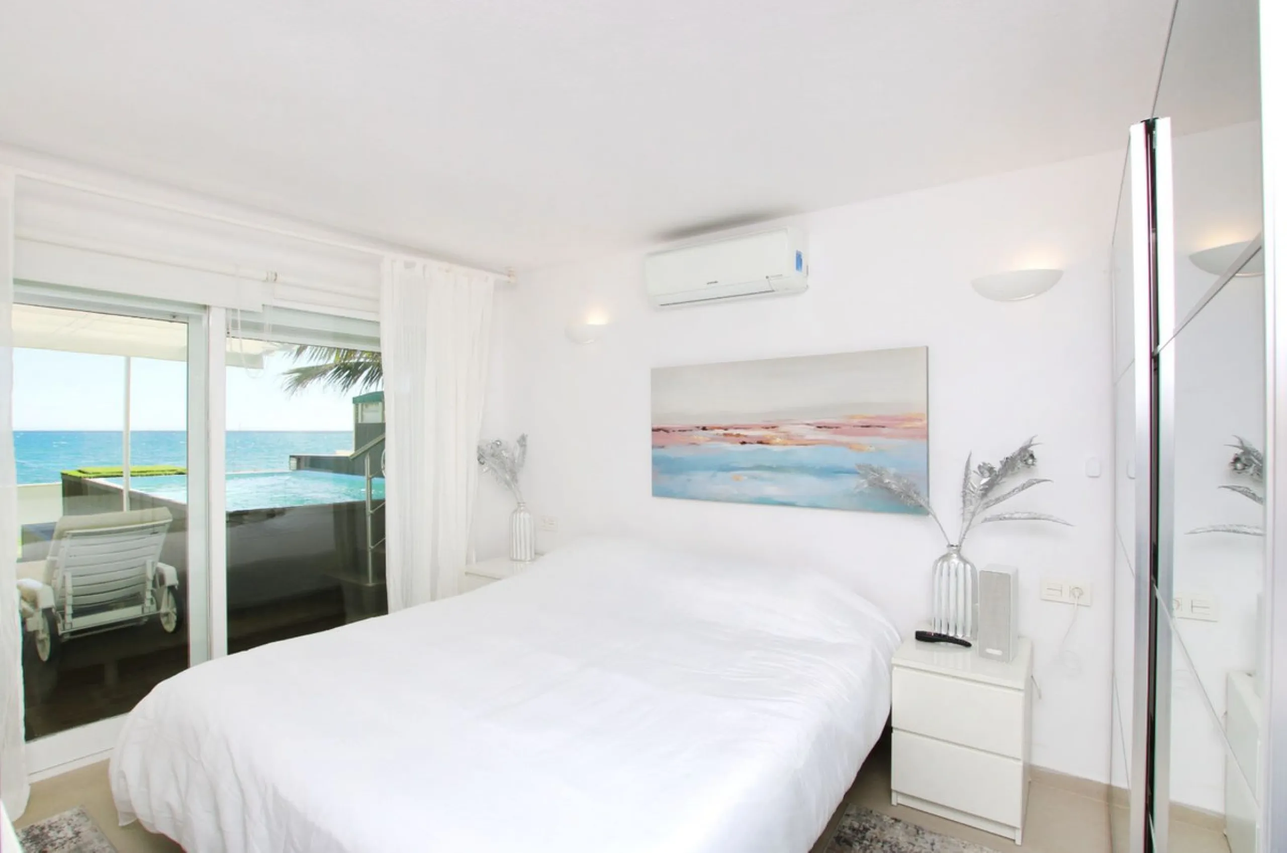 This is a truly amazing home  just a few meters from the sea. It is a one-of-a-kind property that was fully renovated in March 2025, so everything is brand new and ready for you to move in.