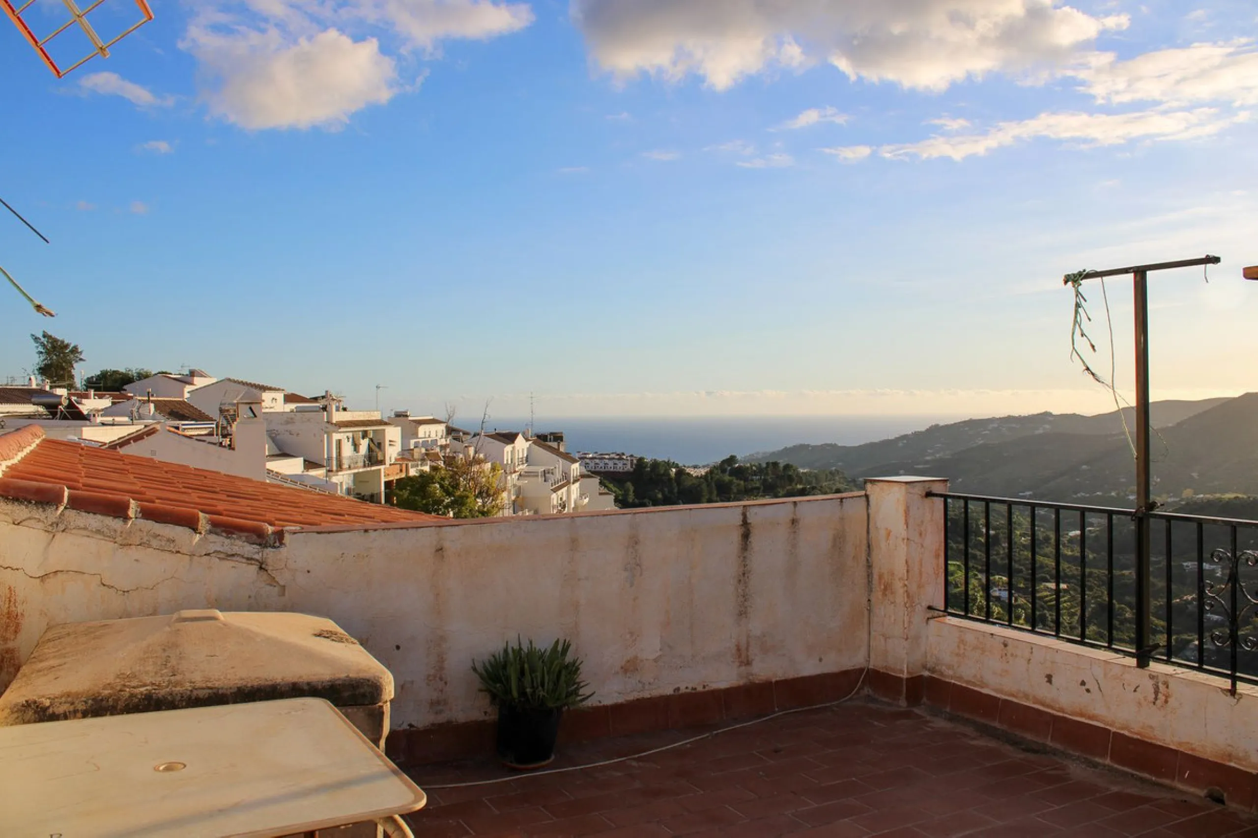 Centrally Located Apartment in Frigiliana with Fantastic Views and Opportunities.
