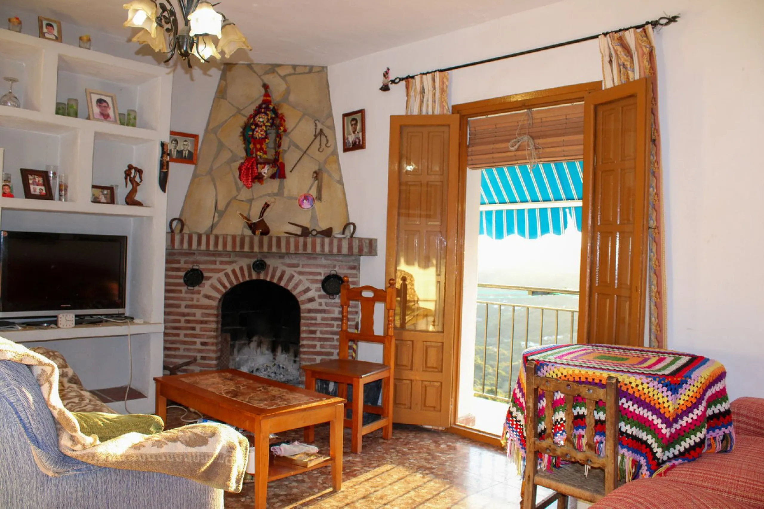 Centrally Located Apartment in Frigiliana with Fantastic Views and Opportunities.