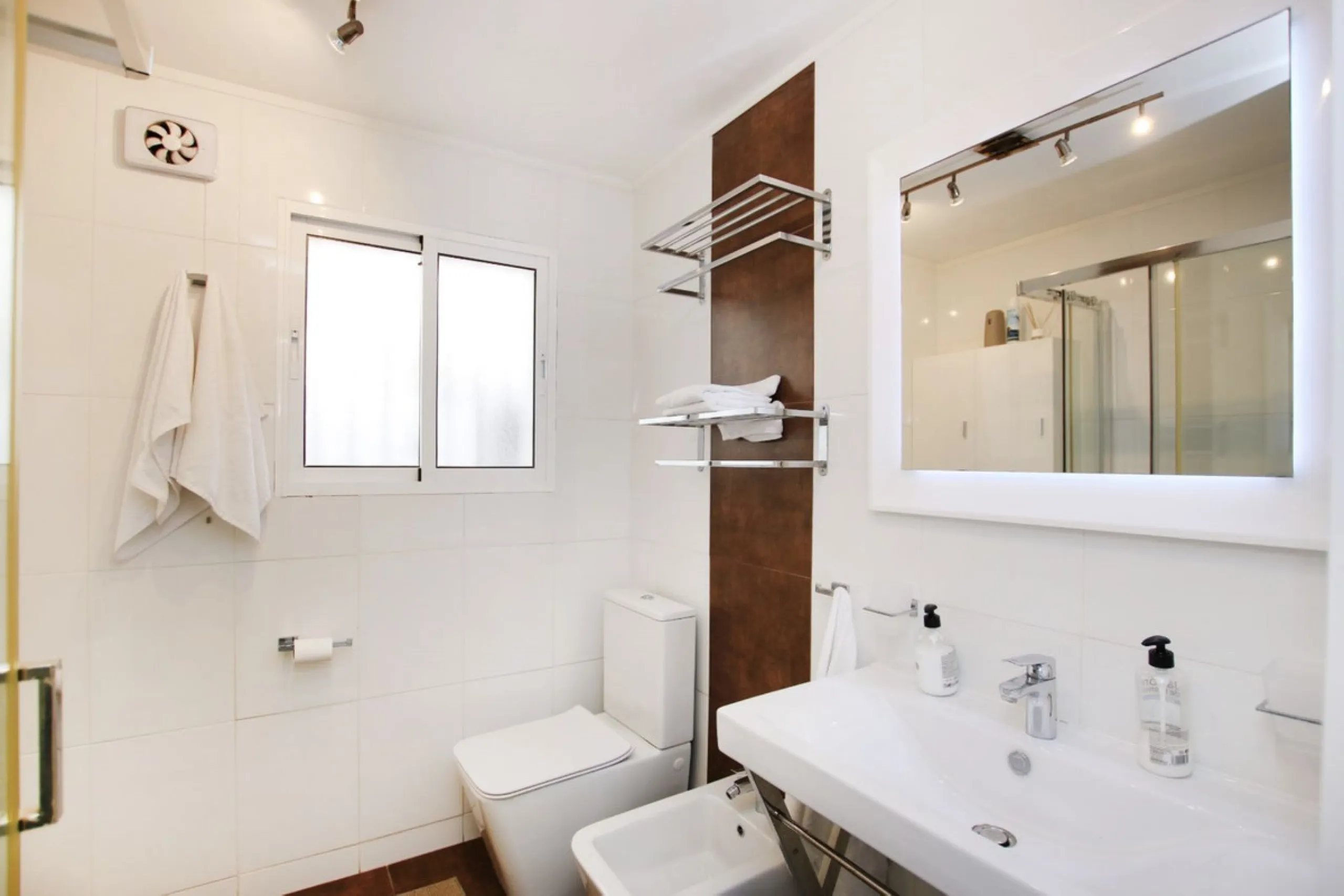 This is a truly amazing home  just a few meters from the sea. It is a one-of-a-kind property that was fully renovated in March 2025, so everything is brand new and ready for you to move in.