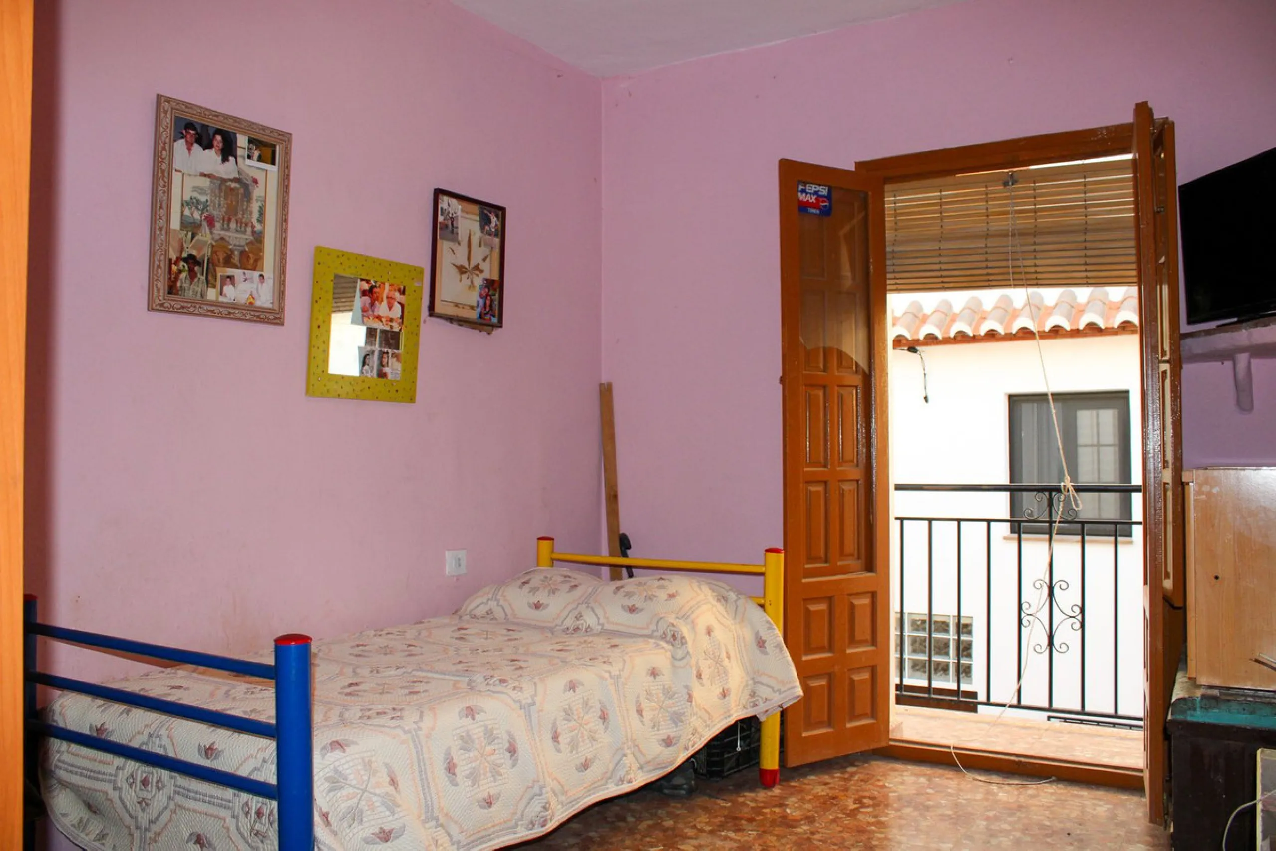 Centrally Located Apartment in Frigiliana with Fantastic Views and Opportunities.