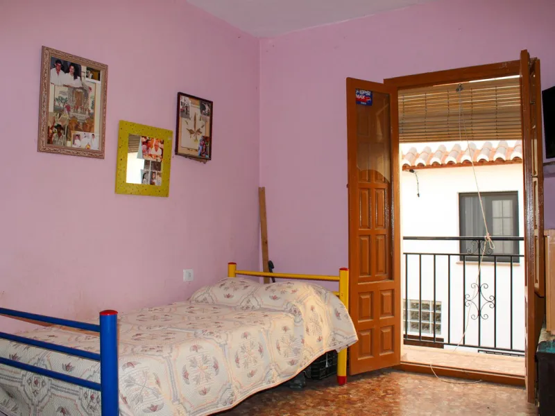Centrally Located Apartment in Frigiliana with Fantastic Views and Opportunities.