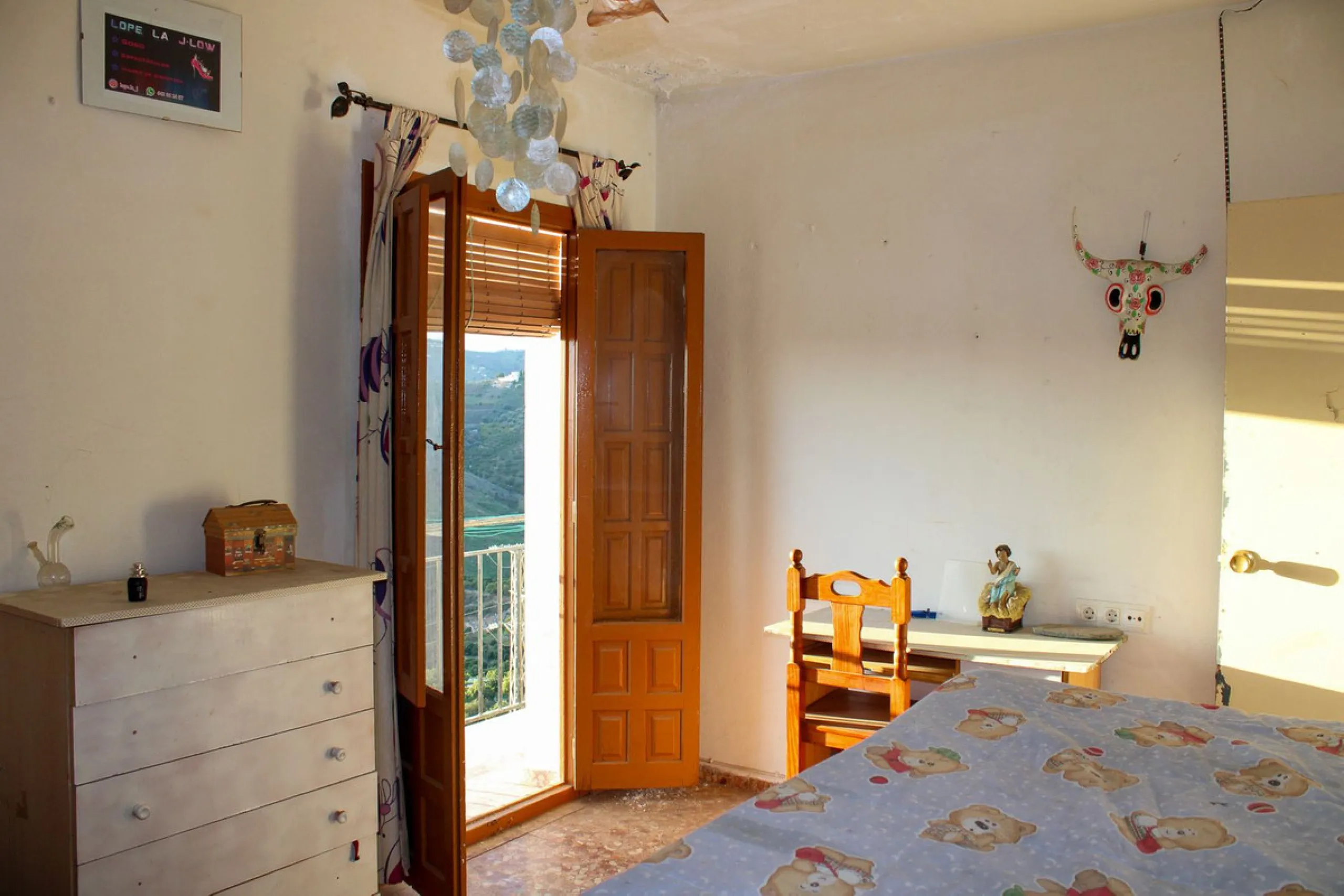 Centrally Located Apartment in Frigiliana with Fantastic Views and Opportunities.