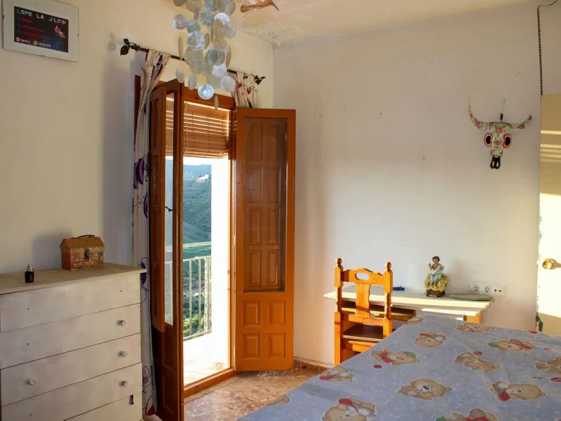 Centrally Located Apartment in Frigiliana with Fantastic Views and Opportunities.