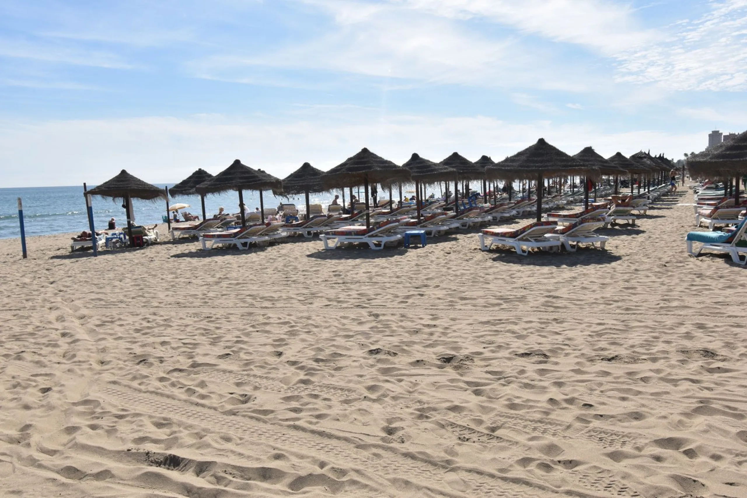 Magnificent apartment on the beachfront in Fuengirola located in the best area of ​​Los Boliches.