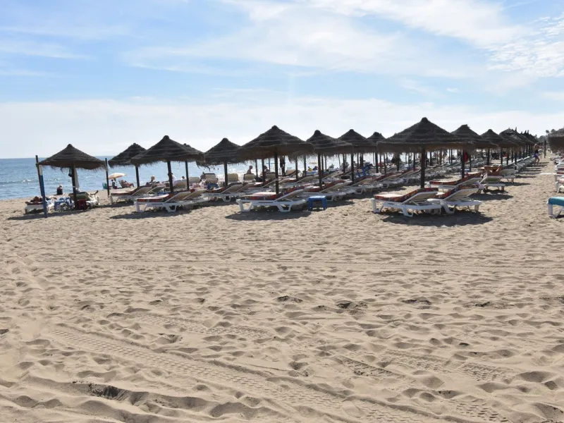Magnificent apartment on the beachfront in Fuengirola located in the best area of ​​Los Boliches.