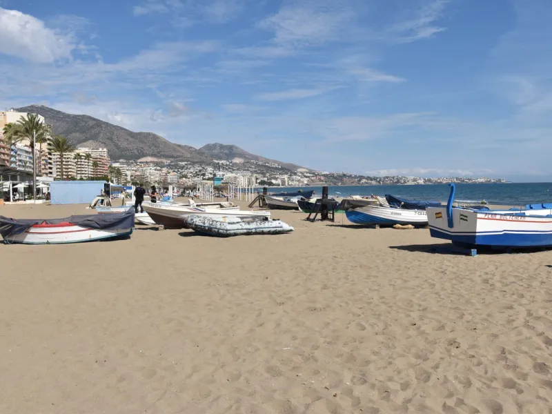 Magnificent apartment on the beachfront in Fuengirola located in the best area of ​​Los Boliches.