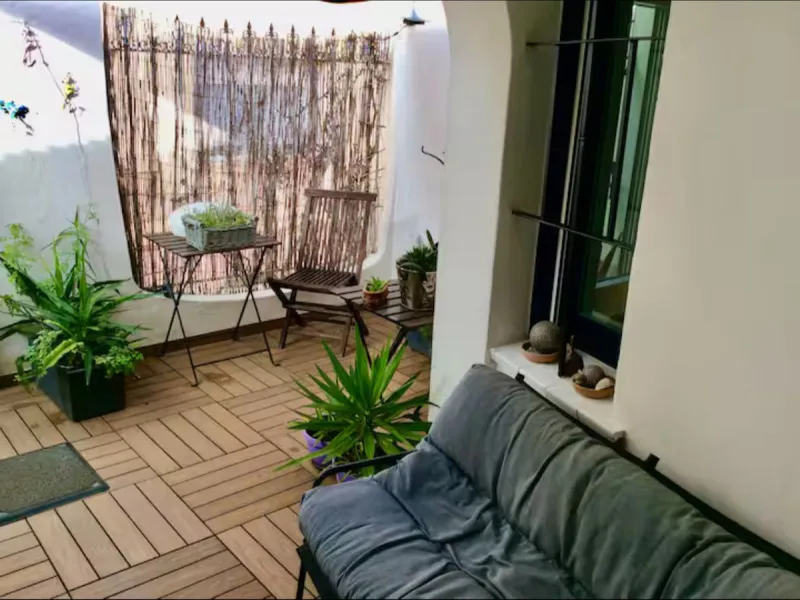 Beautiful apartment located in an urbanization on the beachfront and the famous Port of Cabopino.