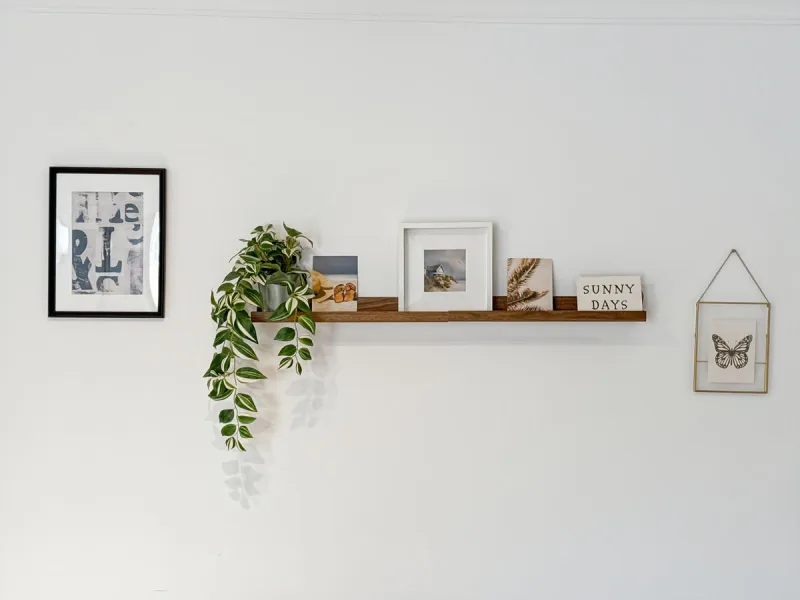 This bright and spacious seventh-floor apartment with northwest orientation, located in the sought-after Cruz de Humilladero area in Málaga, offers everything needed for a comfortable and well-connected lifestyle. With a total area efficiently distributed