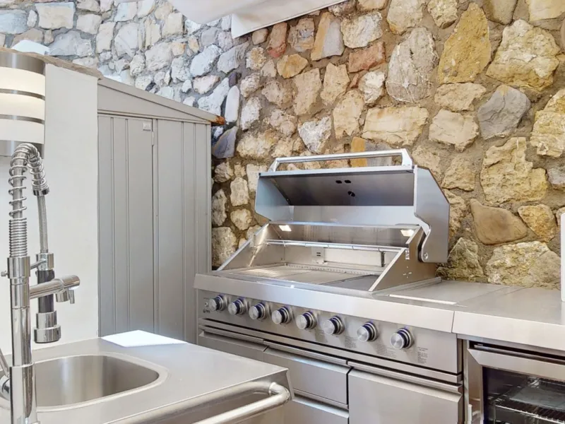 This is a truly amazing home  just a few meters from the sea. It is a one-of-a-kind property that was fully renovated in March 2025, so everything is brand new and ready for you to move in.