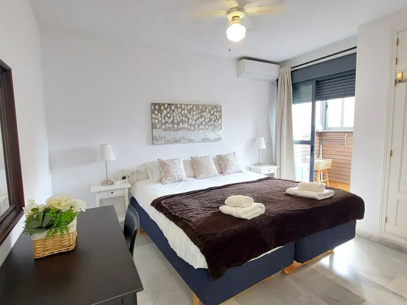 Exclusive penthouse with panoramic sea views, just 100 metres from the beach. We present this magnificent penthouse located in one of the most sought after areas of Torreblanca, just a few metres from the sea. The property stands out for its impressive pa