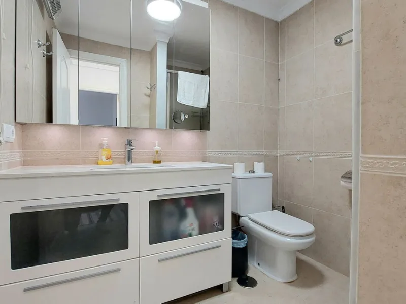 Exclusive penthouse with panoramic sea views, just 100 metres from the beach. We present this magnificent penthouse located in one of the most sought after areas of Torreblanca, just a few metres from the sea. The property stands out for its impressive pa