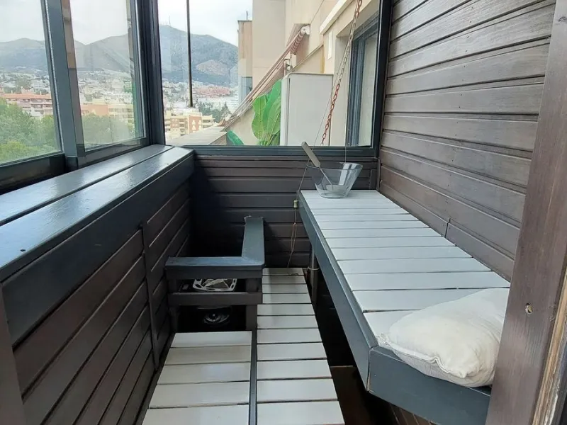 Exclusive penthouse with panoramic sea views, just 100 metres from the beach. We present this magnificent penthouse located in one of the most sought after areas of Torreblanca, just a few metres from the sea. The property stands out for its impressive pa
