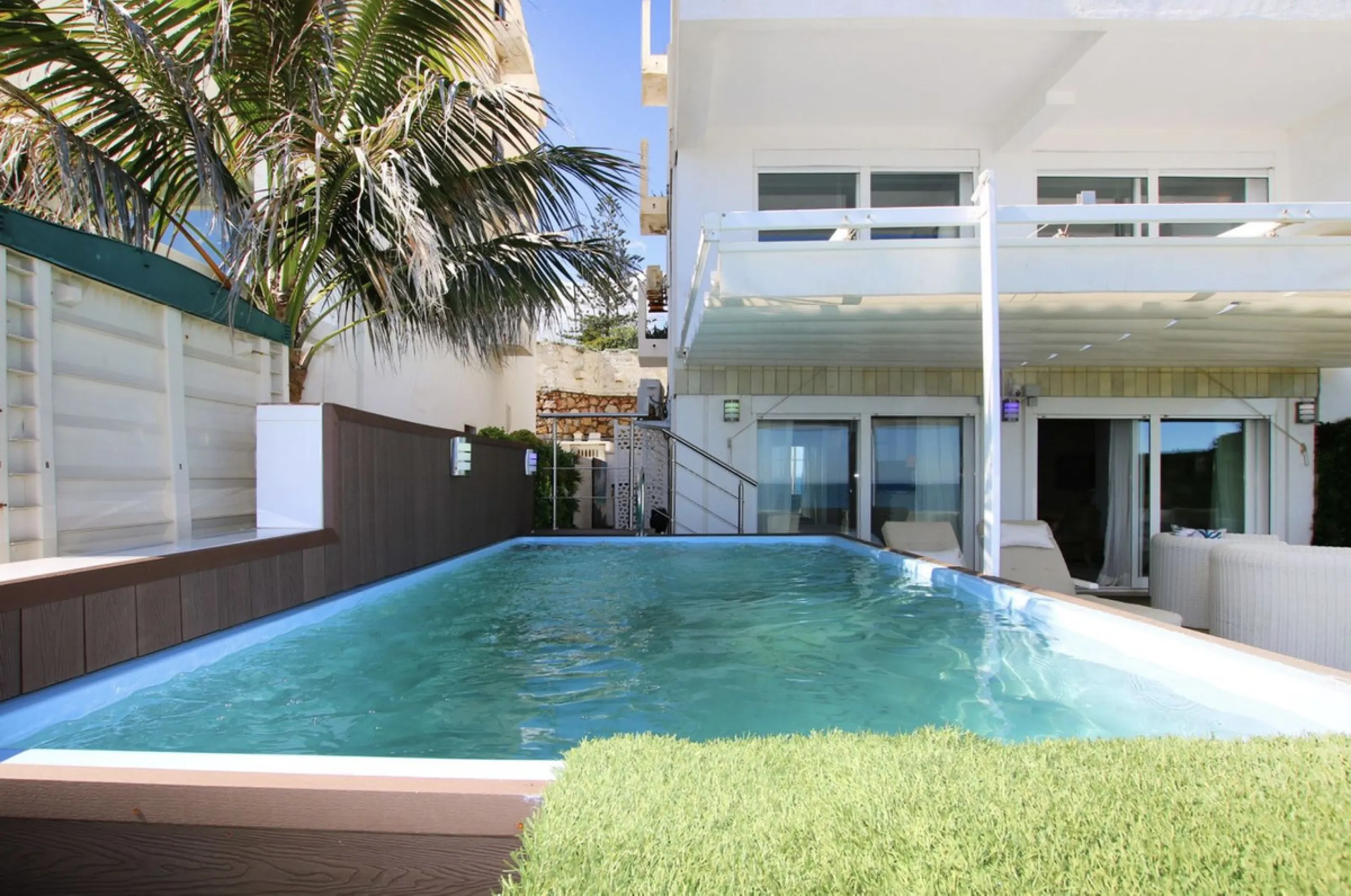 This is a truly amazing home  just a few meters from the sea. It is a one-of-a-kind property that was fully renovated in March 2025, so everything is brand new and ready for you to move in.