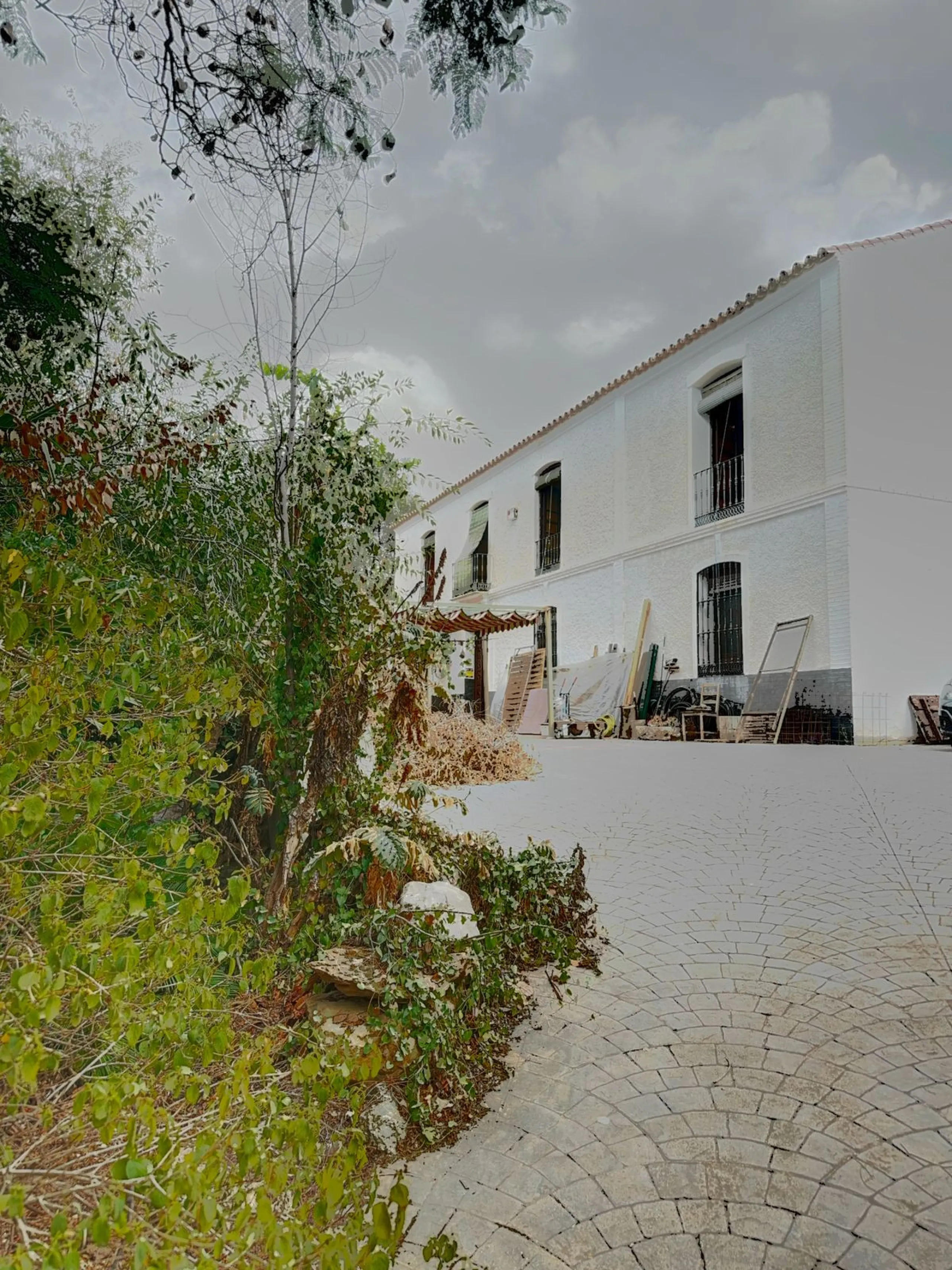 Unique Investment, A Historic Property with Exceptional Potential!