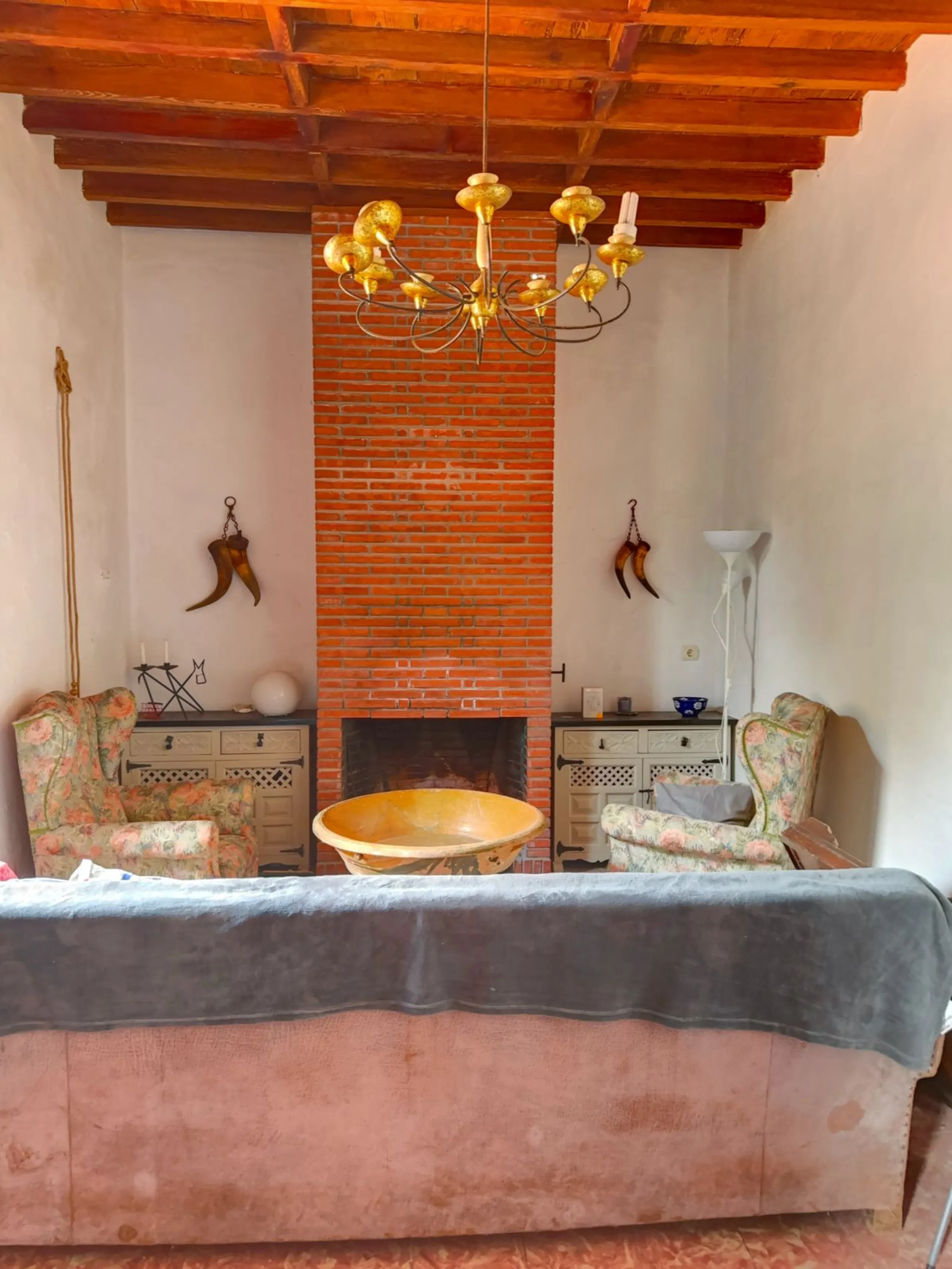 Unique Investment, A Historic Property with Exceptional Potential!