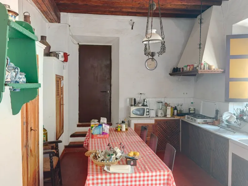 Unique Investment, A Historic Property with Exceptional Potential!