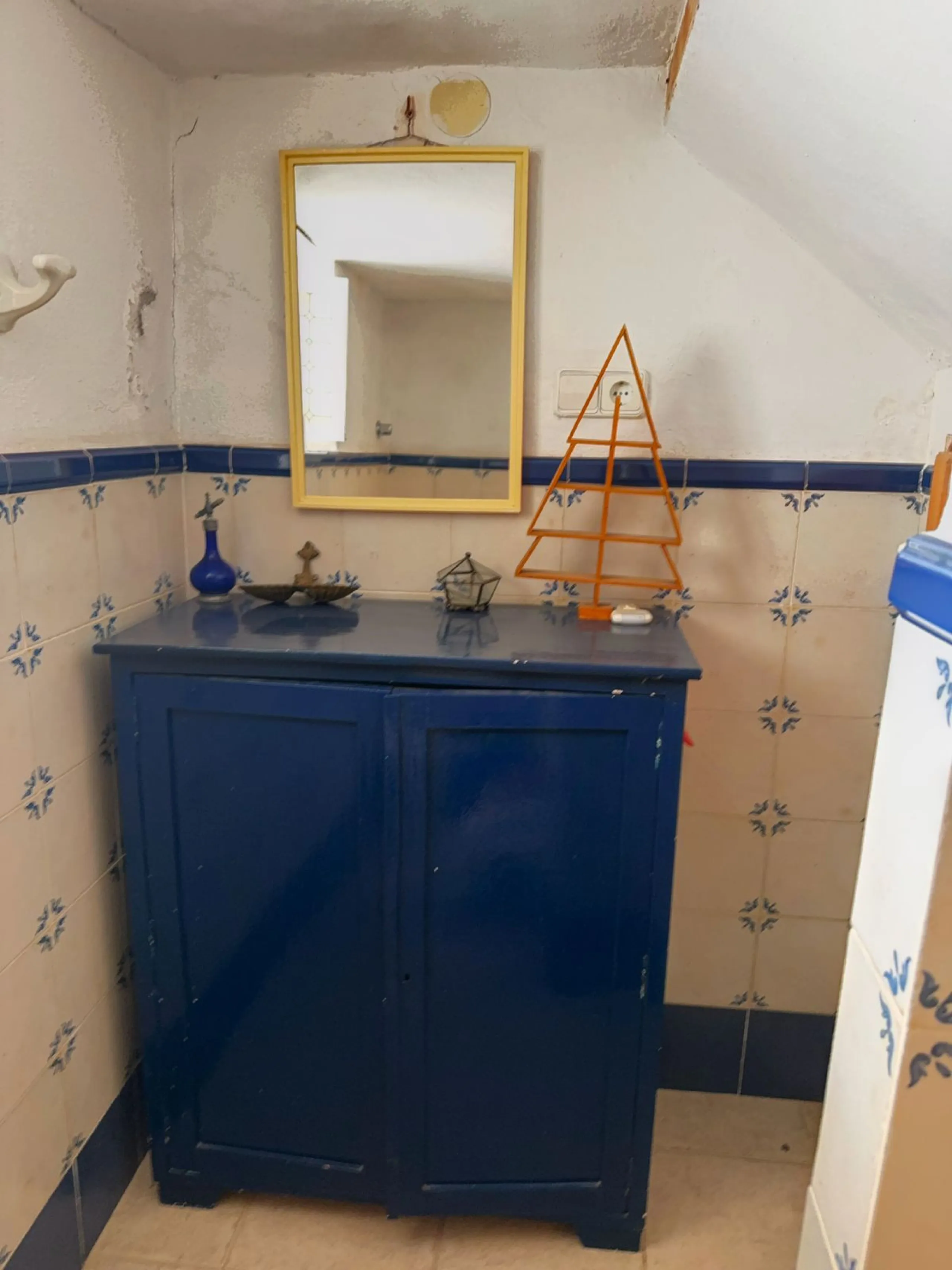 Unique Investment, A Historic Property with Exceptional Potential!