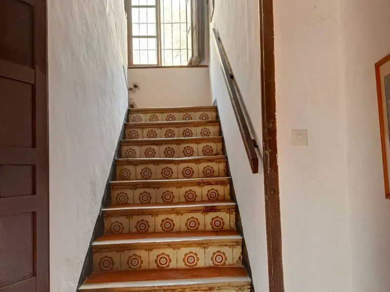 Unique Investment, A Historic Property with Exceptional Potential!