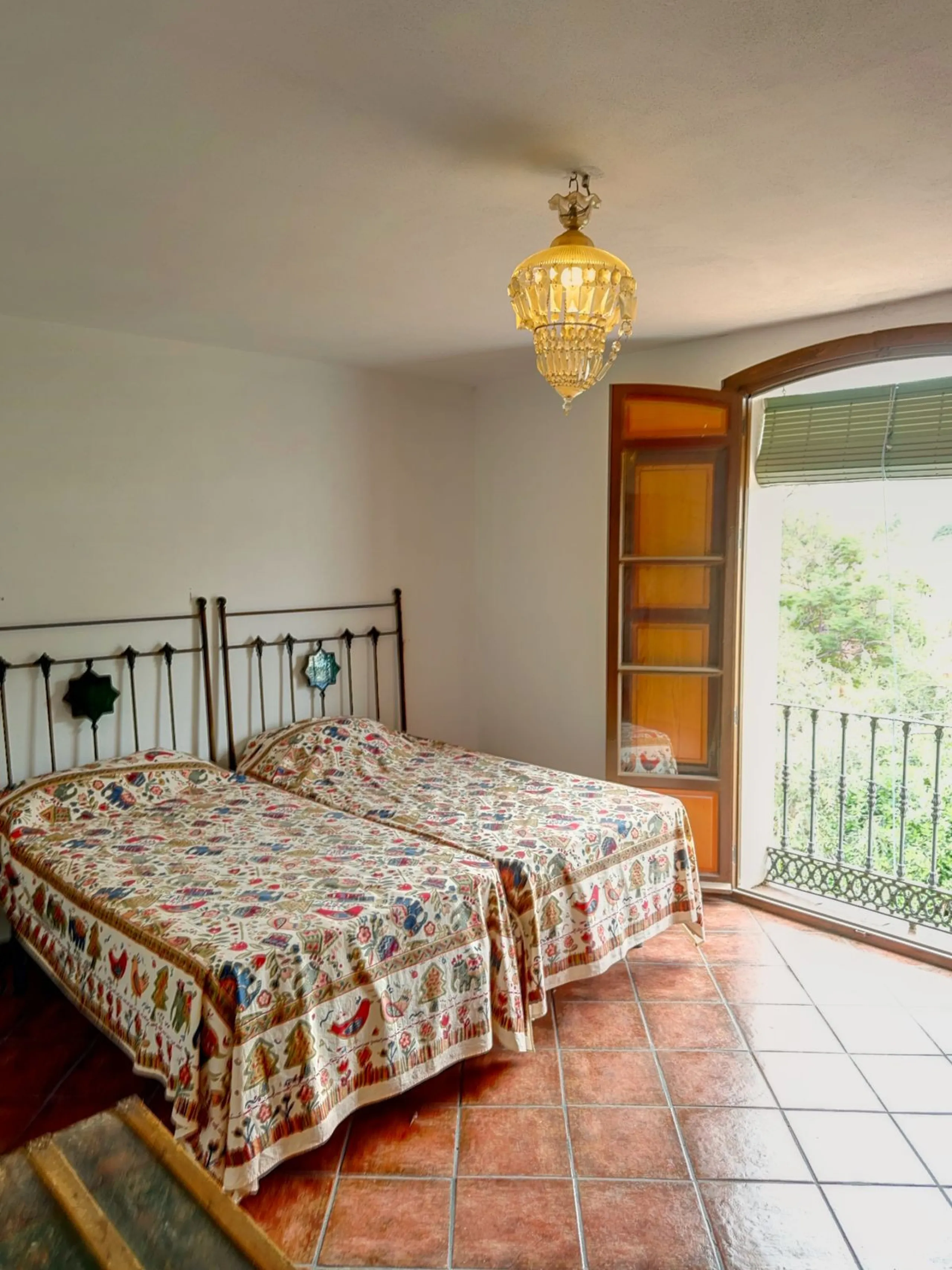 Unique Investment, A Historic Property with Exceptional Potential!