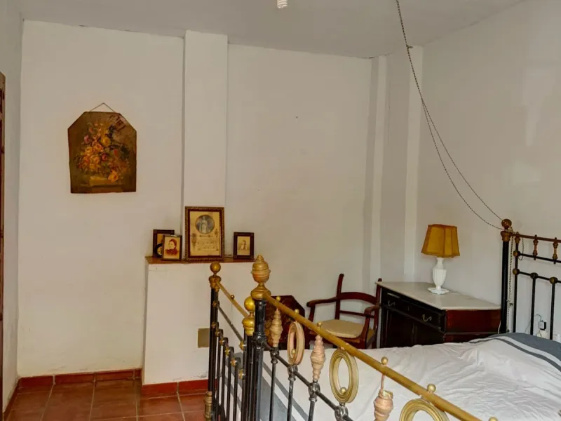 Unique Investment, A Historic Property with Exceptional Potential!