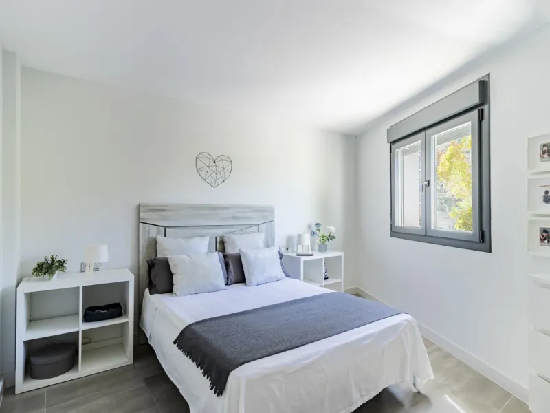 Fantastic semi-detached house with private pool in the middle of San Pedro Alcantara within walking distance to all shops, cafes, restaurants and bars close to the urbanisation.