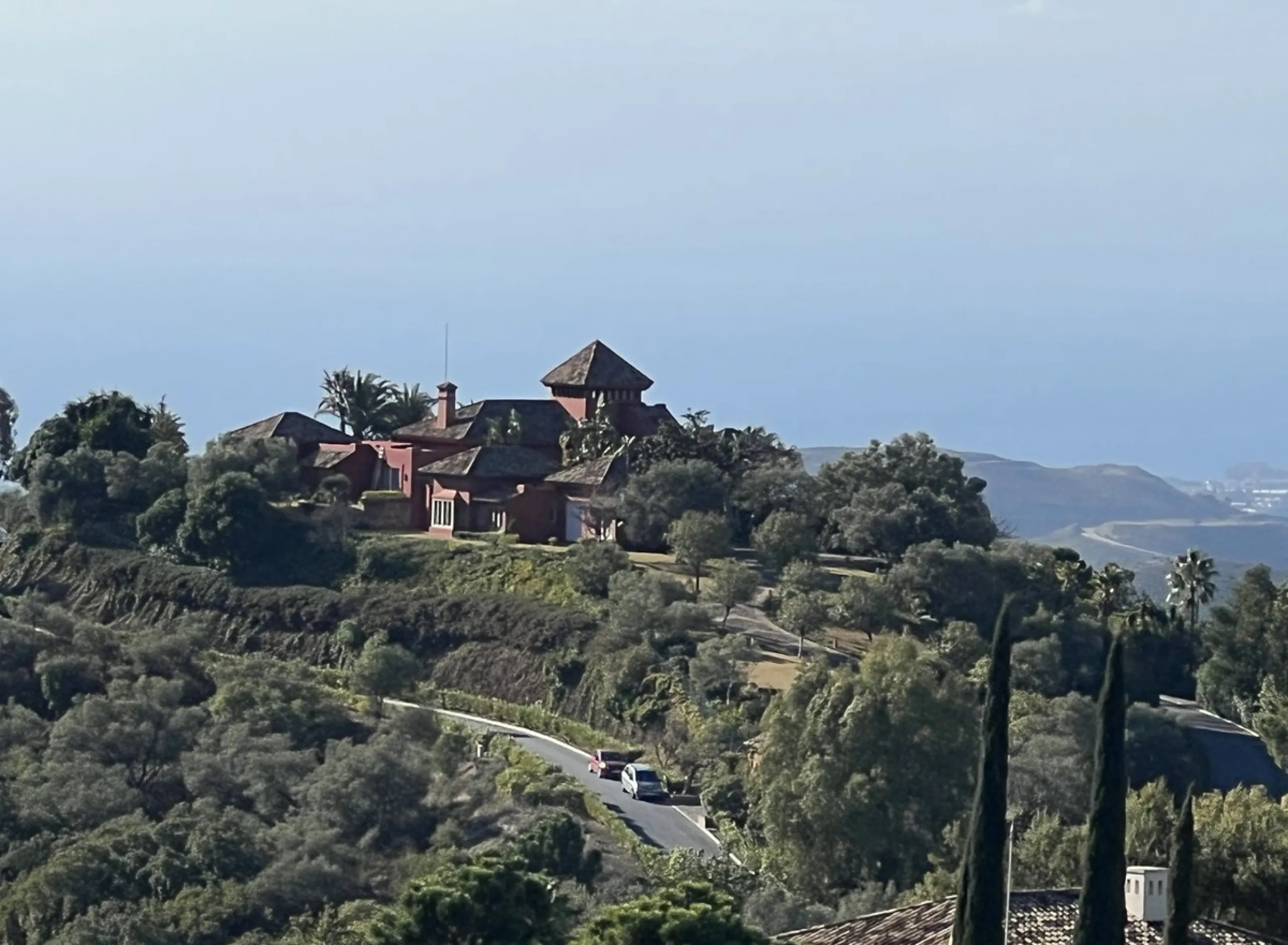 Unique hill top villa with 360 degree views