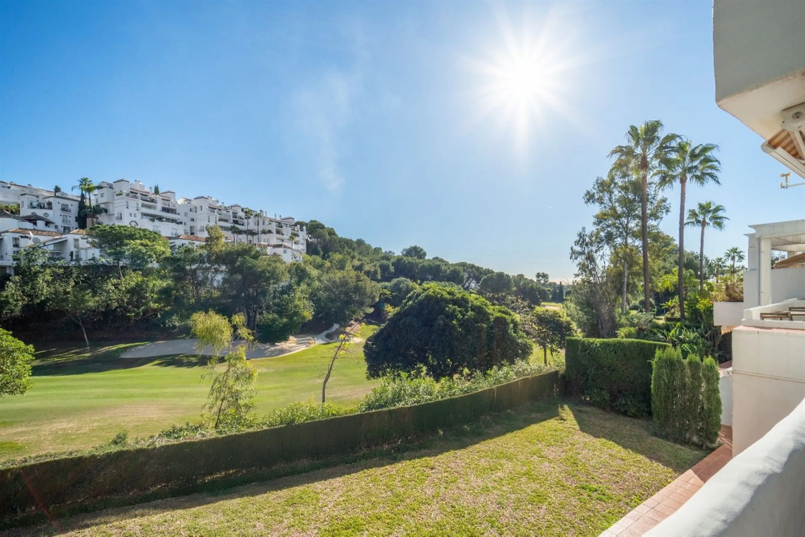 Step into this well kept two level, 3 bedroom, 2.5 bathroom duplex apartment in the exclusive La Quinta area of Benahavis, a true gem offering comfort, privacy, but still with scope for improvement. This well established, gated urbanisation is frontline g