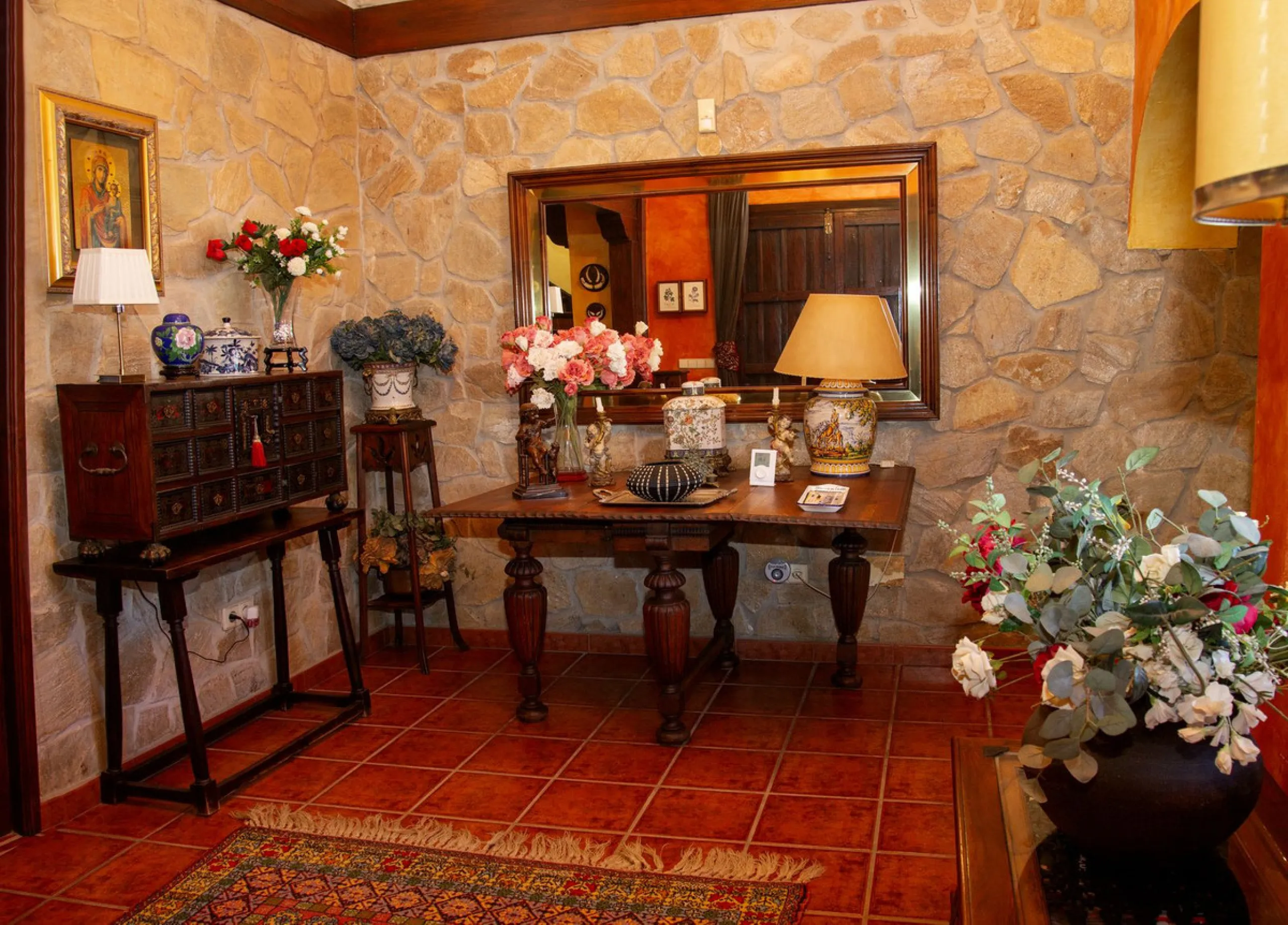 House - Detached Villa в продаже в Mijas, Málaga. В доме 6 спален и 5 ванных комнат. Площадь дома 575 м². Площадь участка 10000 м²