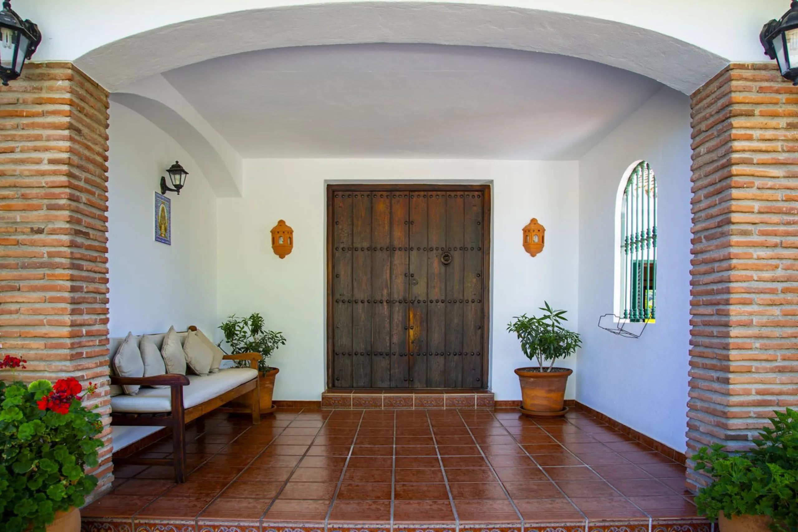 House - Detached Villa в продаже в Mijas, Málaga. В доме 6 спален и 5 ванных комнат. Площадь дома 575 м². Площадь участка 10000 м²