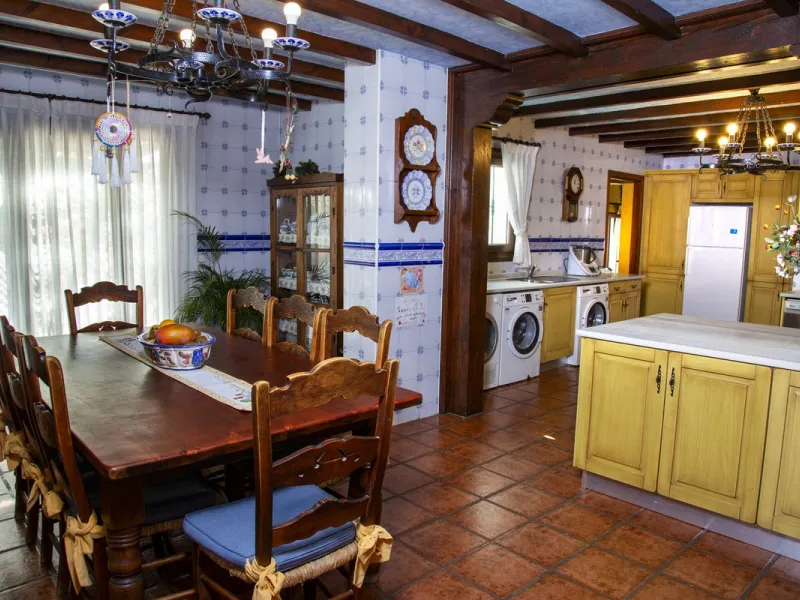 House - Detached Villa в продаже в Mijas, Málaga. В доме 6 спален и 5 ванных комнат. Площадь дома 575 м². Площадь участка 10000 м²