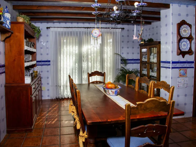 House - Detached Villa в продаже в Mijas, Málaga. В доме 6 спален и 5 ванных комнат. Площадь дома 575 м². Площадь участка 10000 м²