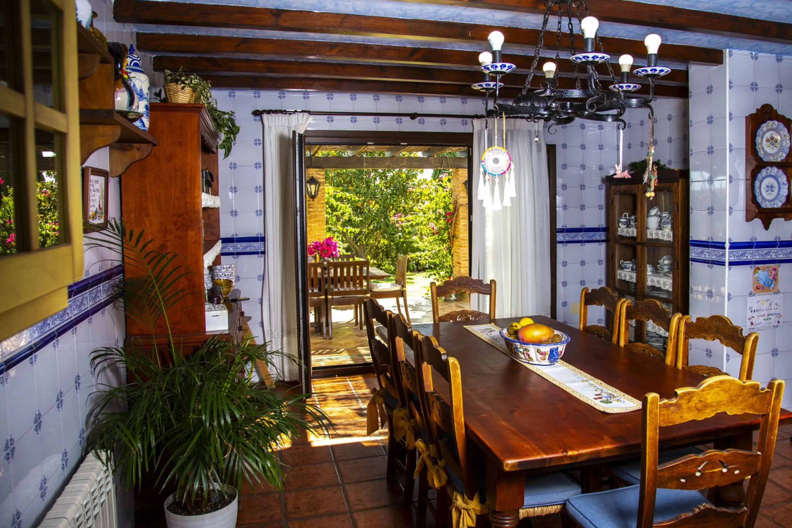 House - Detached Villa в продаже в Mijas, Málaga. В доме 6 спален и 5 ванных комнат. Площадь дома 575 м². Площадь участка 10000 м²