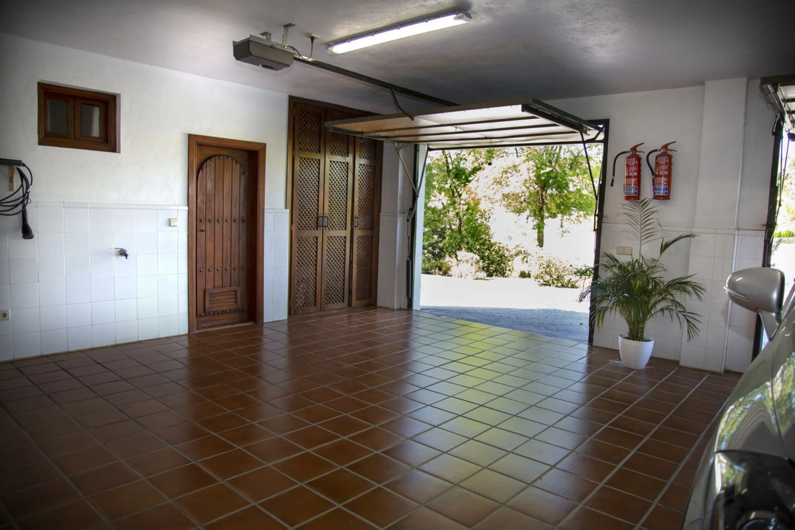 House - Detached Villa в продаже в Mijas, Málaga. В доме 6 спален и 5 ванных комнат. Площадь дома 575 м². Площадь участка 10000 м²