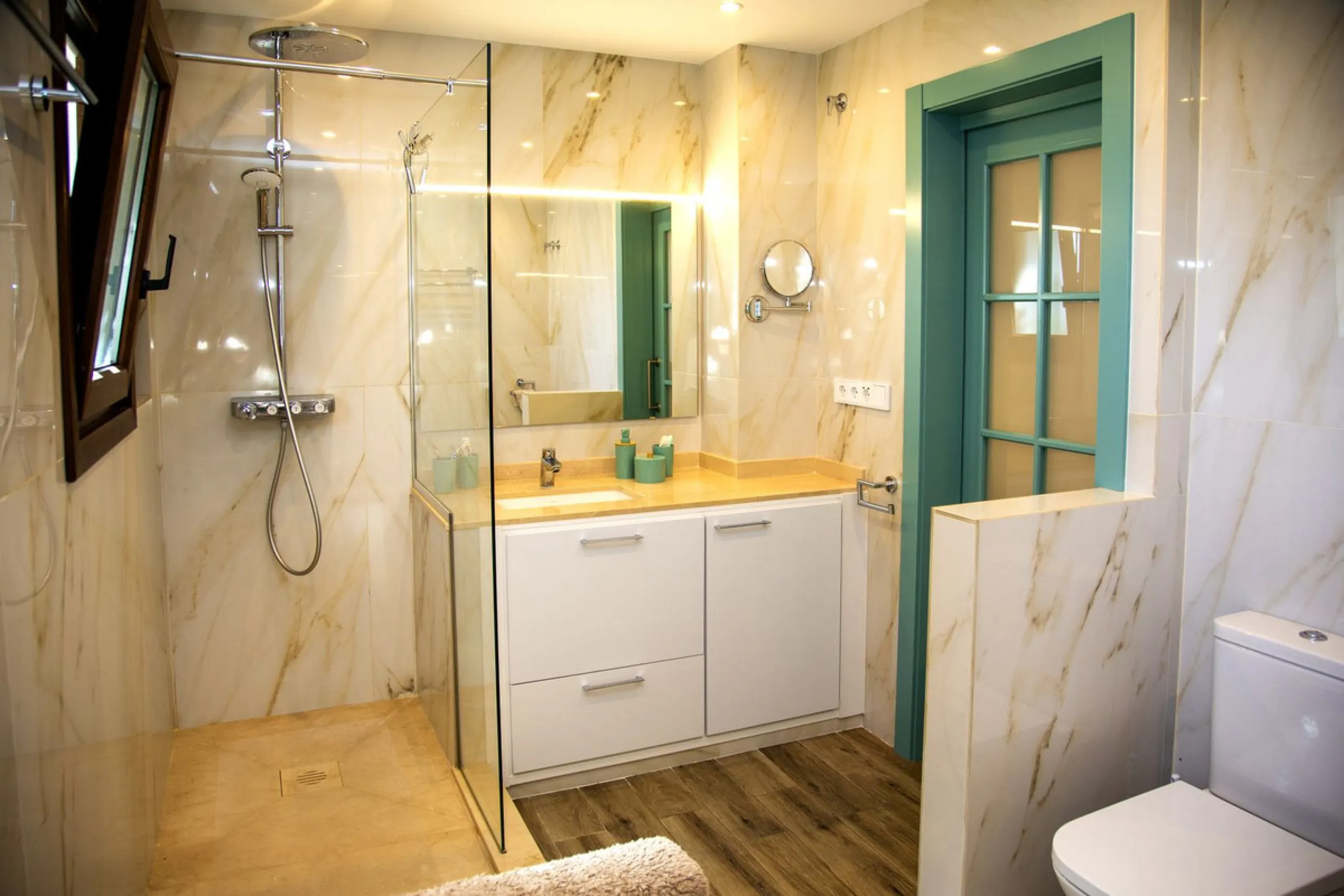 House - Detached Villa в продаже в Mijas, Málaga. В доме 6 спален и 5 ванных комнат. Площадь дома 575 м². Площадь участка 10000 м²