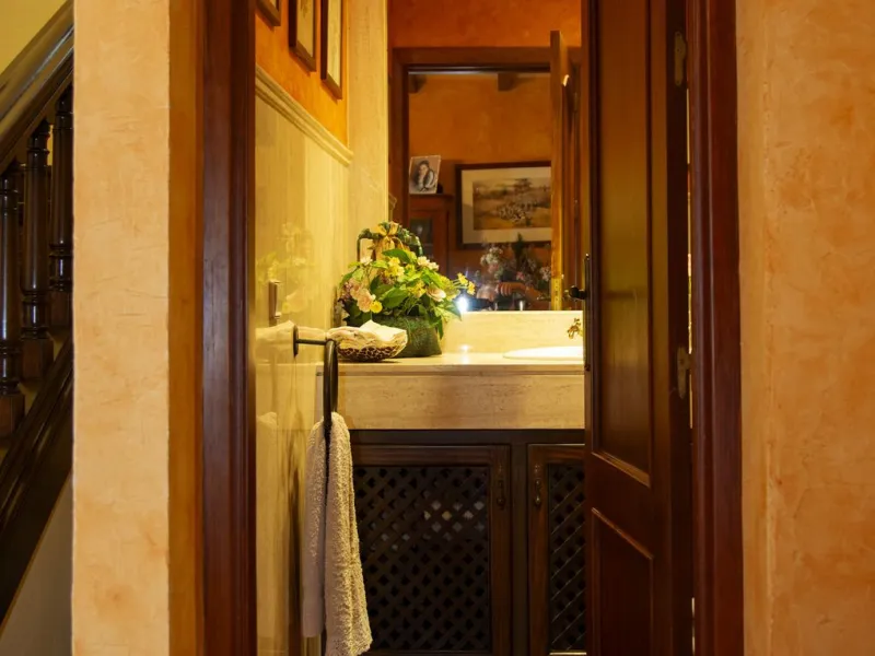 House - Detached Villa в продаже в Mijas, Málaga. В доме 6 спален и 5 ванных комнат. Площадь дома 575 м². Площадь участка 10000 м²