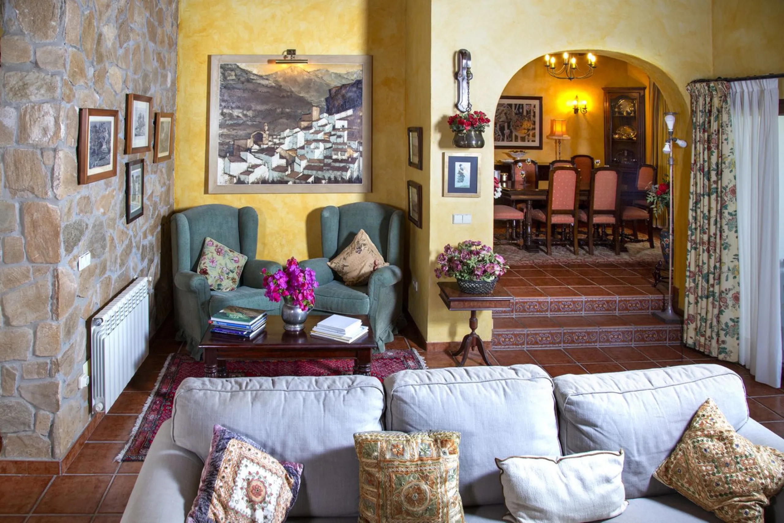 House - Detached Villa в продаже в Mijas, Málaga. В доме 6 спален и 5 ванных комнат. Площадь дома 575 м². Площадь участка 10000 м²