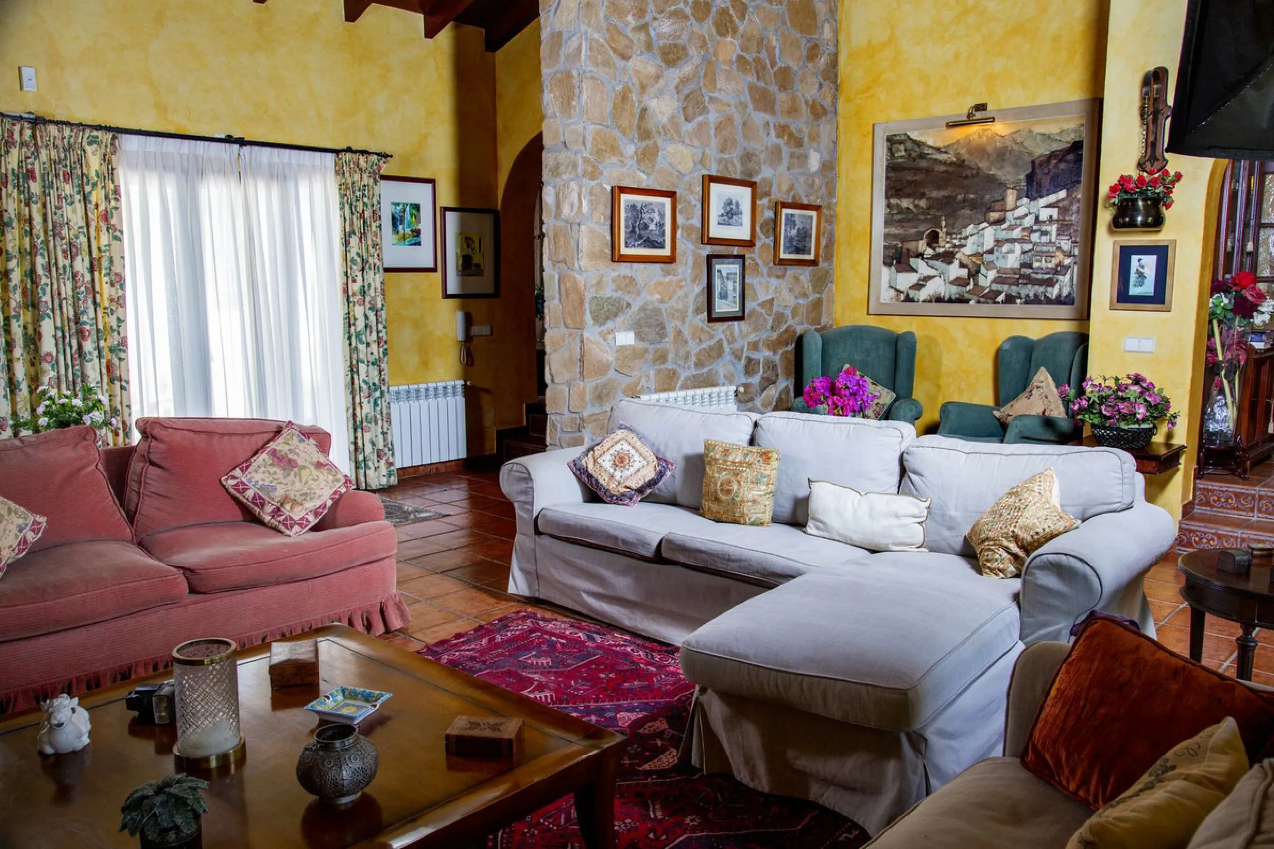 House - Detached Villa в продаже в Mijas, Málaga. В доме 6 спален и 5 ванных комнат. Площадь дома 575 м². Площадь участка 10000 м²