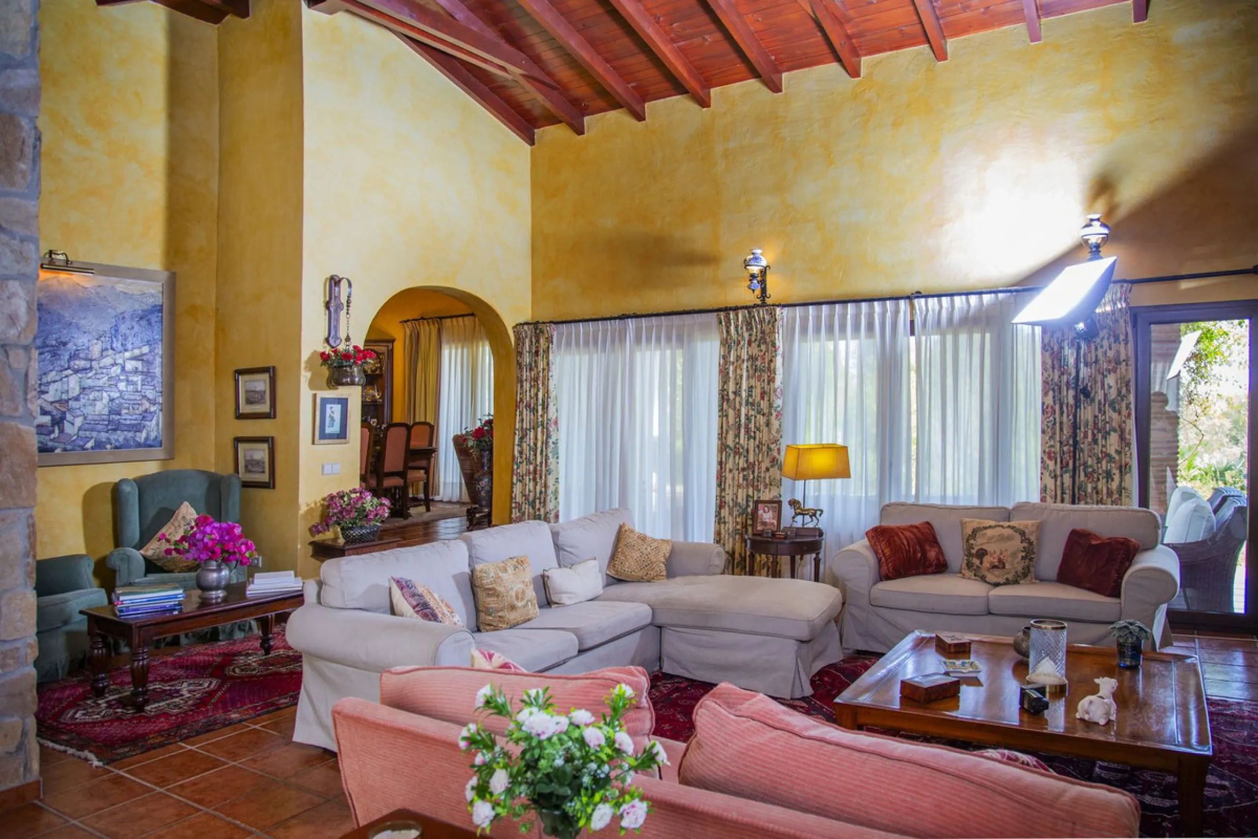 House - Detached Villa в продаже в Mijas, Málaga. В доме 6 спален и 5 ванных комнат. Площадь дома 575 м². Площадь участка 10000 м²