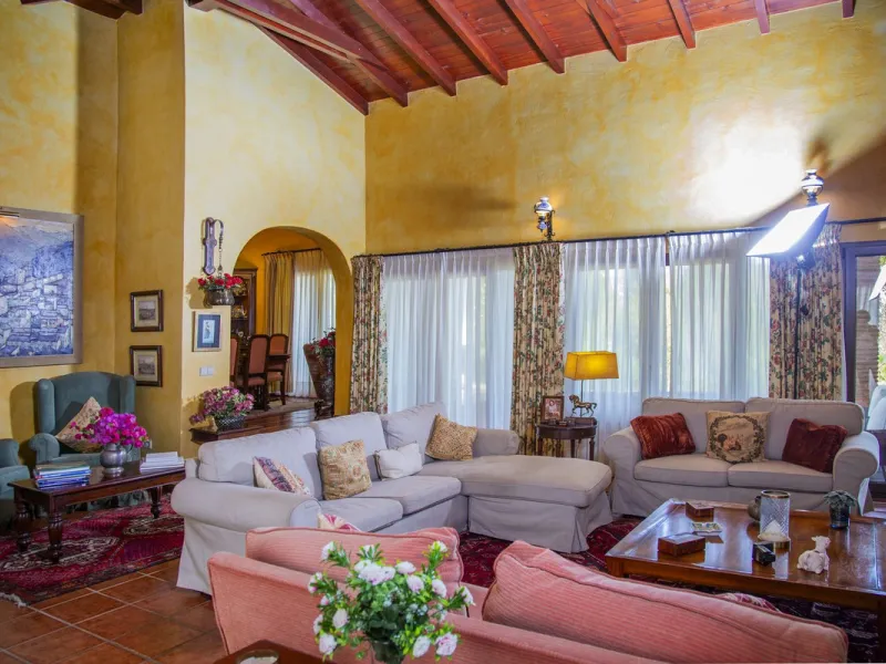 House - Detached Villa в продаже в Mijas, Málaga. В доме 6 спален и 5 ванных комнат. Площадь дома 575 м². Площадь участка 10000 м²