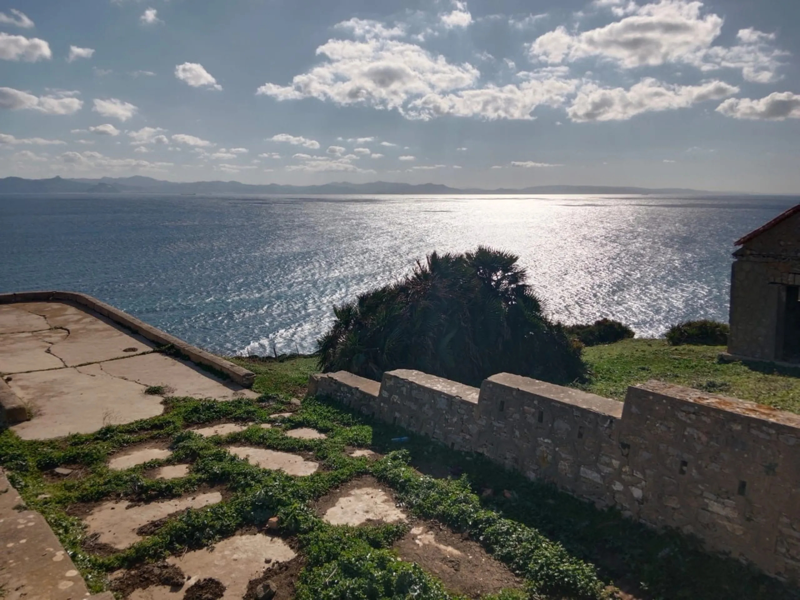 Plot - Land with Ruin в продаже в Manilva, Málaga. Площадь дома 324 м². Площадь участка 117263 м²