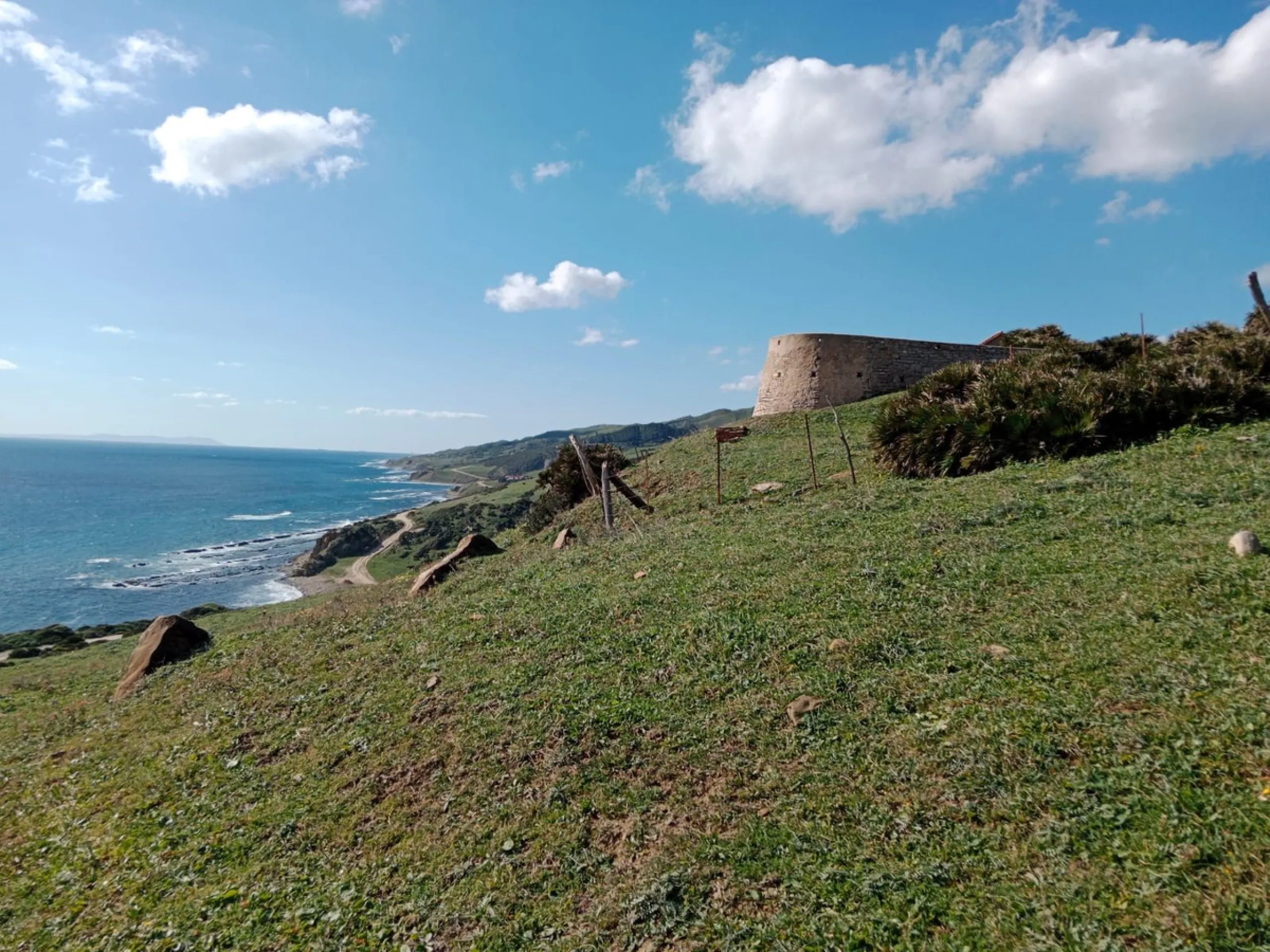 Plot - Land with Ruin в продаже в Manilva, Málaga. Площадь дома 324 м². Площадь участка 117263 м²