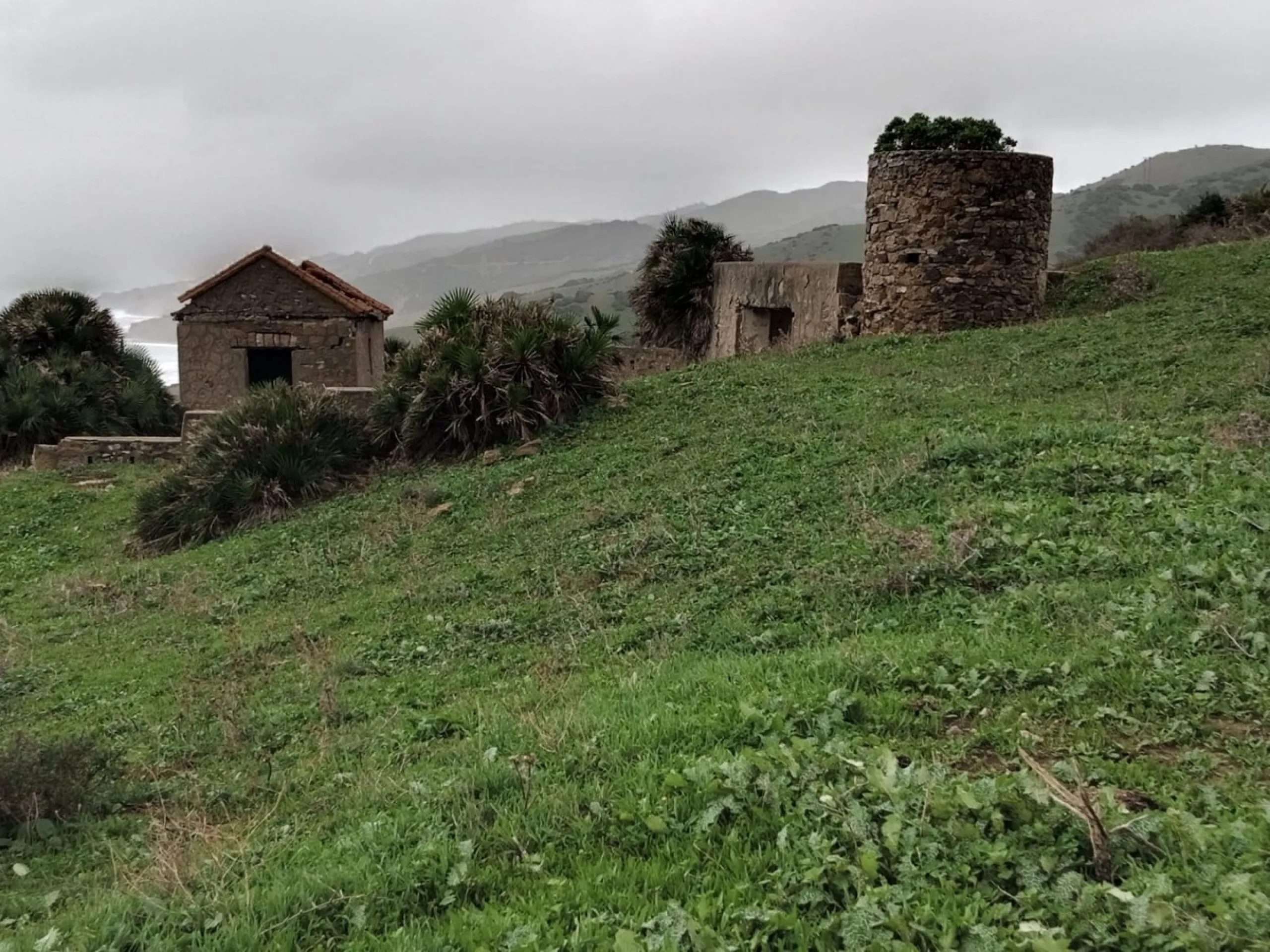 Plot - Land with Ruin в продаже в Manilva, Málaga. Площадь дома 324 м². Площадь участка 117263 м²